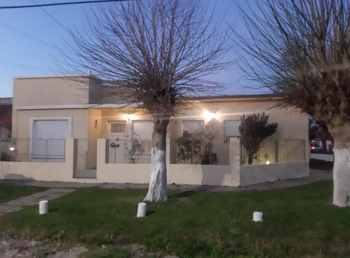 Casa · 190m² · 4 Ambientes · 1 Cochera