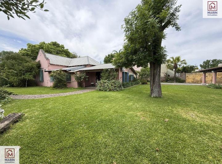Casa · 330m² · 6 Ambientes · 5 Cocheras