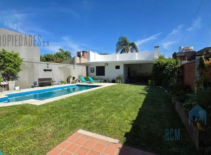 Casa · 230m² · 5 Ambientes