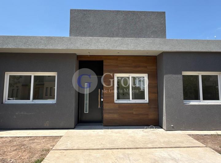Casa · 146m² · 5 Ambientes · 1 Cochera