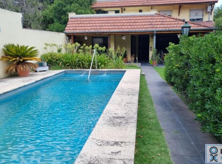 Casa · 94m² · 5 Ambientes · 1 Cochera
