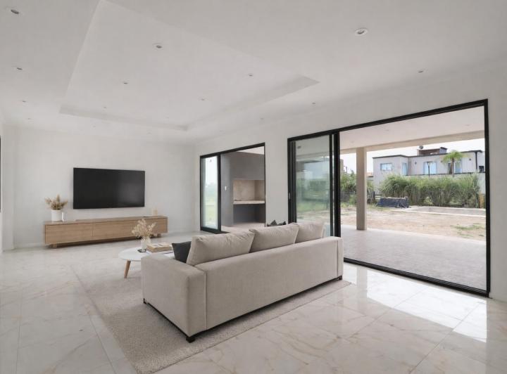 Casa · 165m² · 5 Ambientes · 3 Cocheras
