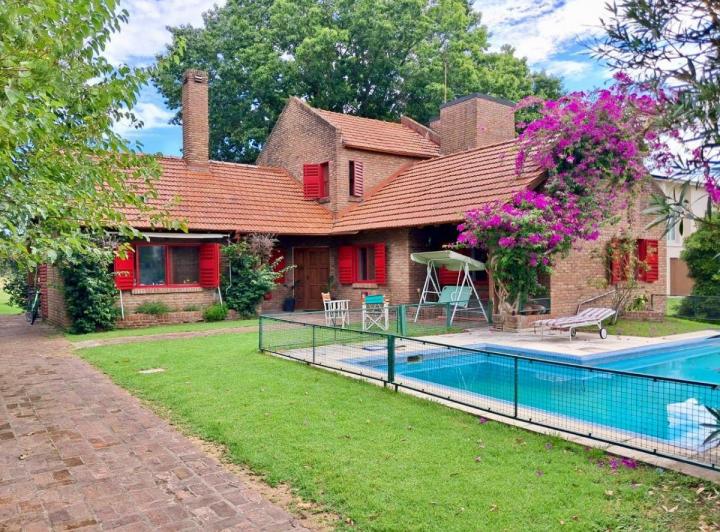 Casa · 144m² · 5 Ambientes