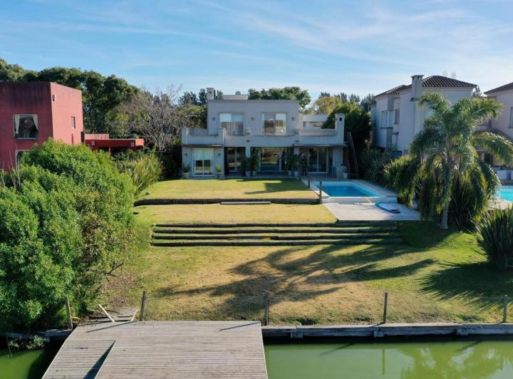 Casa · 285m² · 3 Dormitorios