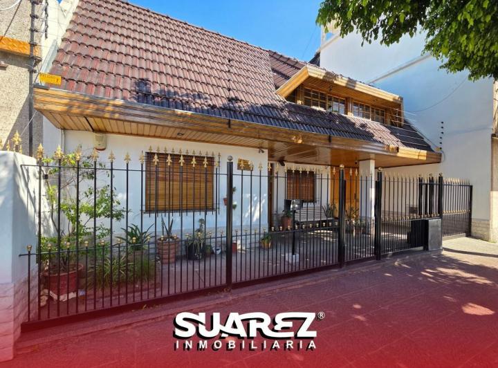 Casa · 340m² · 5 Ambientes · 2 Cocheras