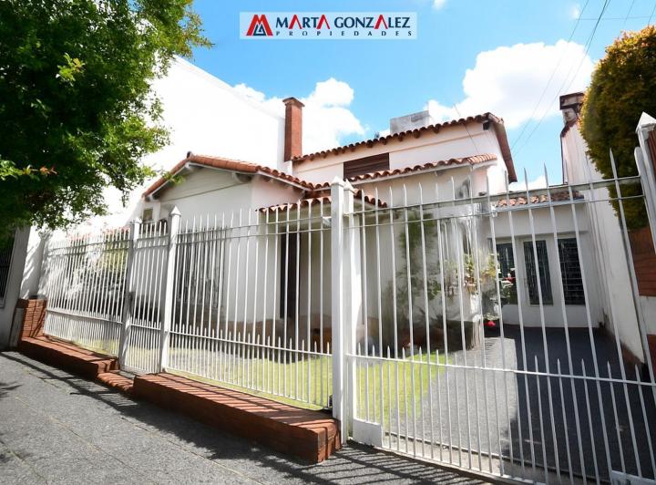 Casa · 140m² · 5 Ambientes · 1 Cochera