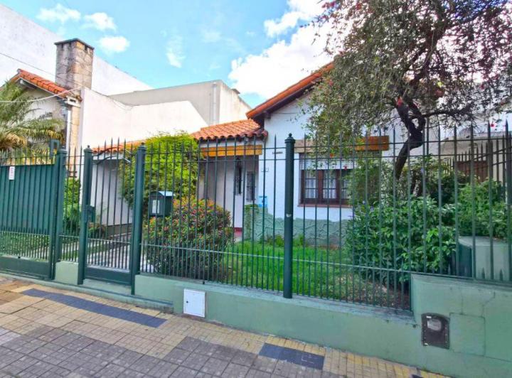 Casa · 156m² · 4 Ambientes · 3 Cocheras