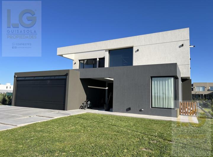 Casa · 450m² · 5 Ambientes · 6 Cocheras