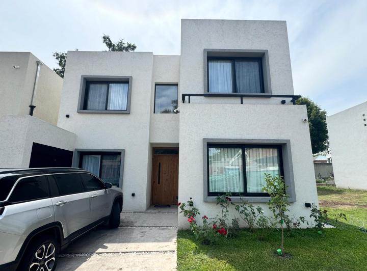 Casa · 175m² · 5 Ambientes · 1 Cochera