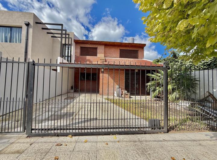 Casa · 150m² · 4 Ambientes · 1 Cochera