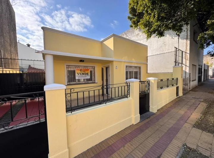 Casa · 81m² · 3 Ambientes · 3 Cocheras