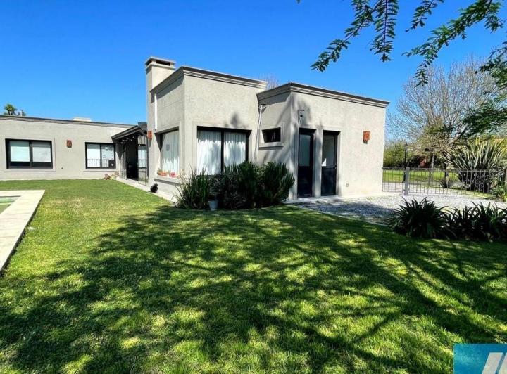 Casa · 190m² · 5 Ambientes · 3 Cocheras