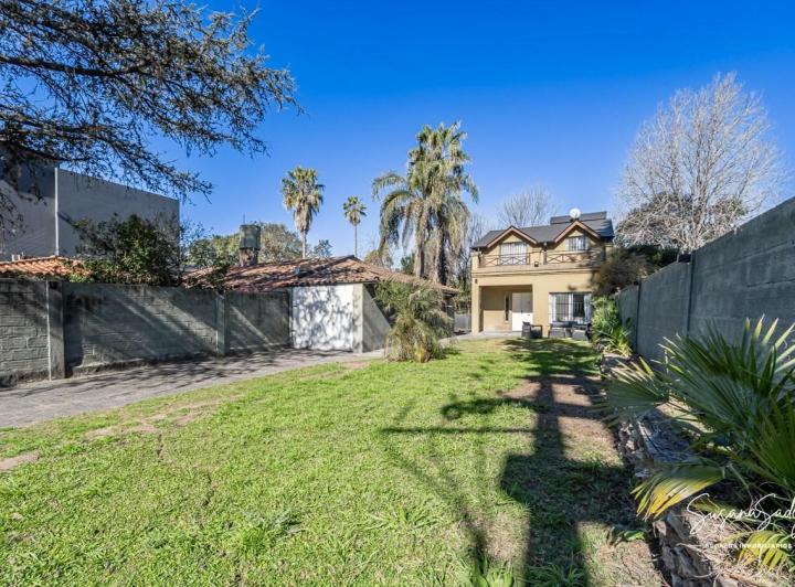 Casa · 180m² · 3 Ambientes · 1 Cochera