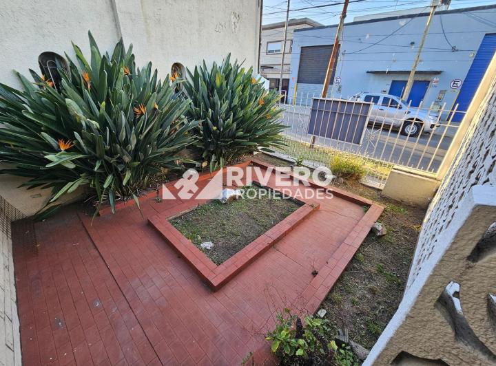 Casa · 103m² · 4 Ambientes · 1 Cochera