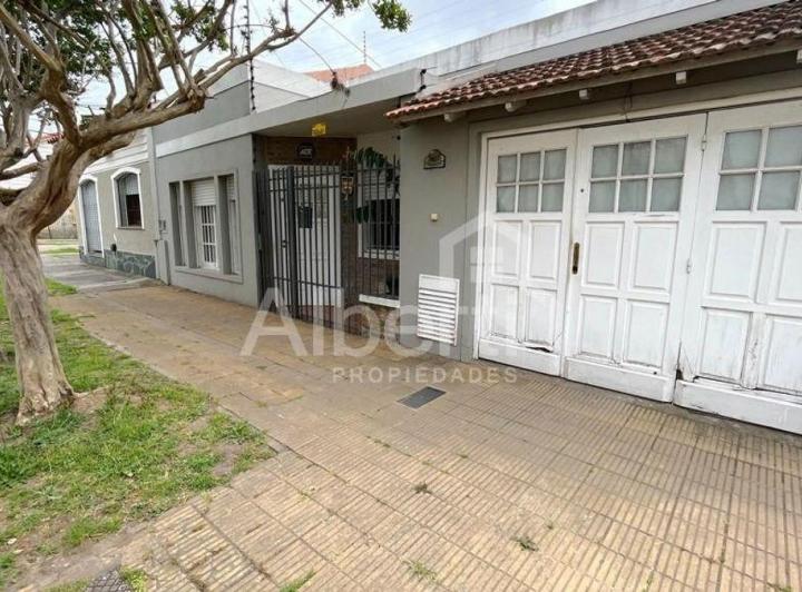Casa · 156m² · 4 Ambientes · 1 Cochera