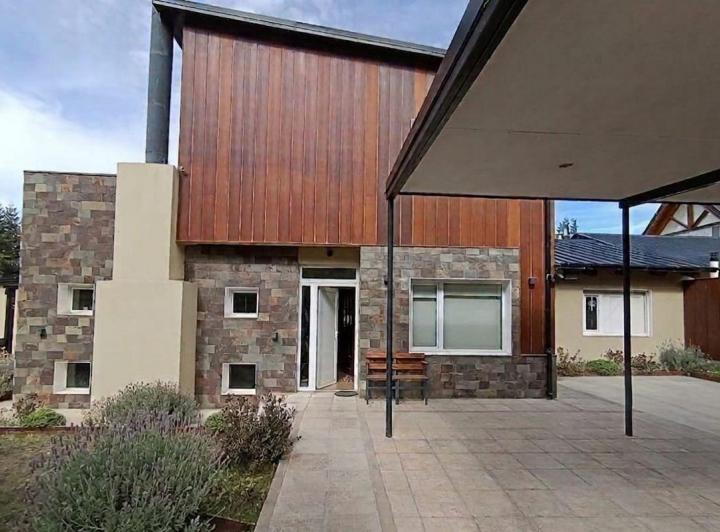 Casa · 212m² · 5 Ambientes · 1 Cochera