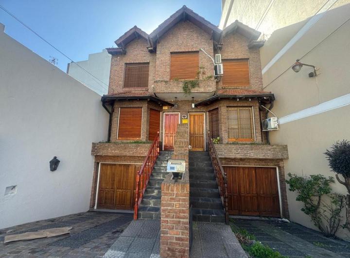 Casa · 170m² · 4 Ambientes · 2 Cocheras
