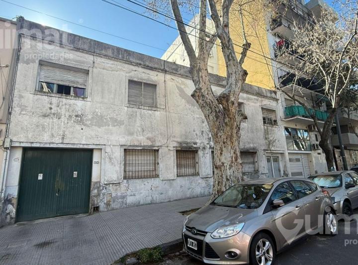 Terreno · 889m²
