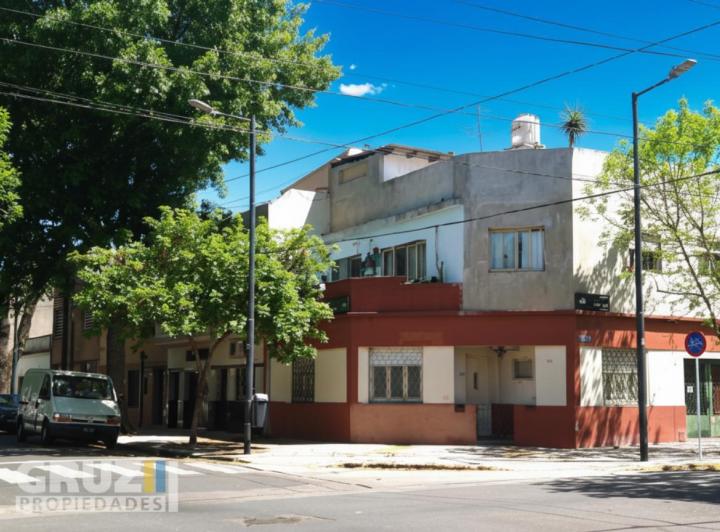 Terreno · 216m² · 7 Ambientes · 1 Cochera