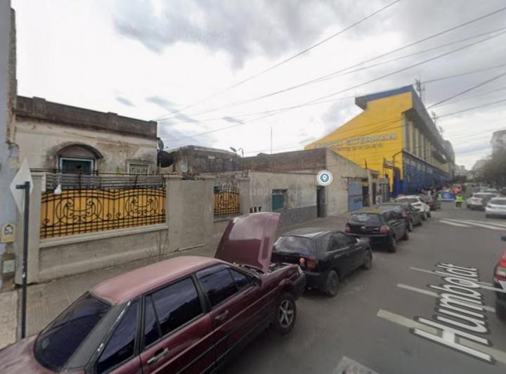 Terreno · 827m²