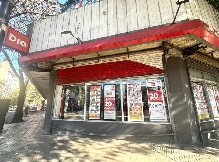 Terreno · 944m² · 9 Ambientes · 1 Cochera