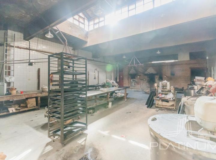 Terreno · 991m² · 10 Ambientes