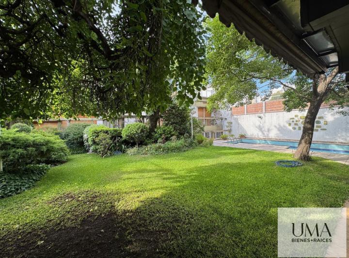Terreno · 693m²