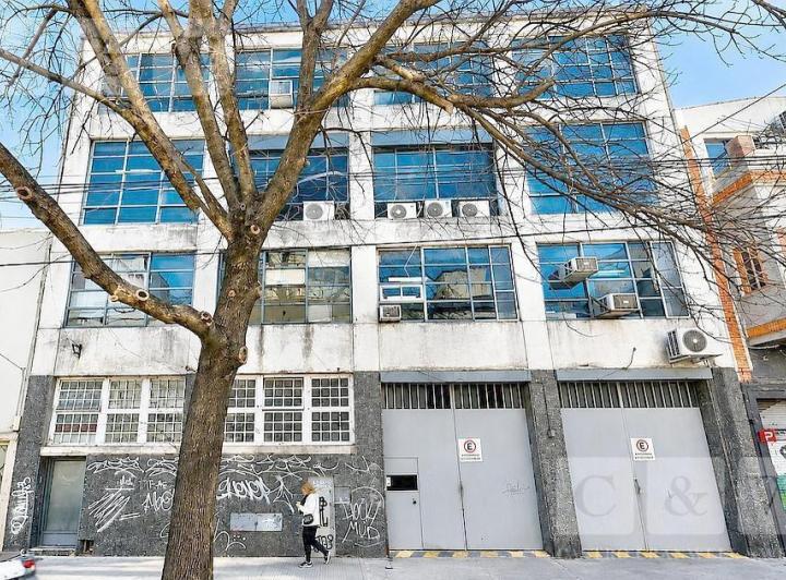 Terreno · 689m²