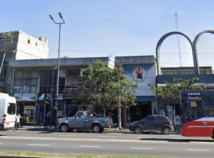 Terreno · 700m² · 5 Ambientes