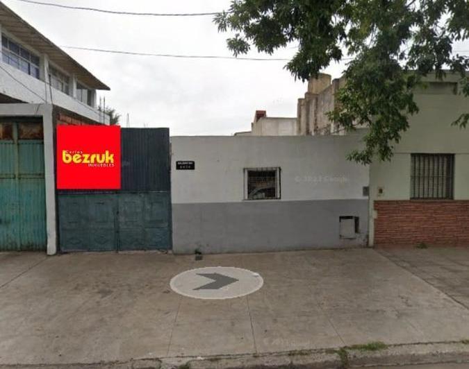 Terreno · 215m²