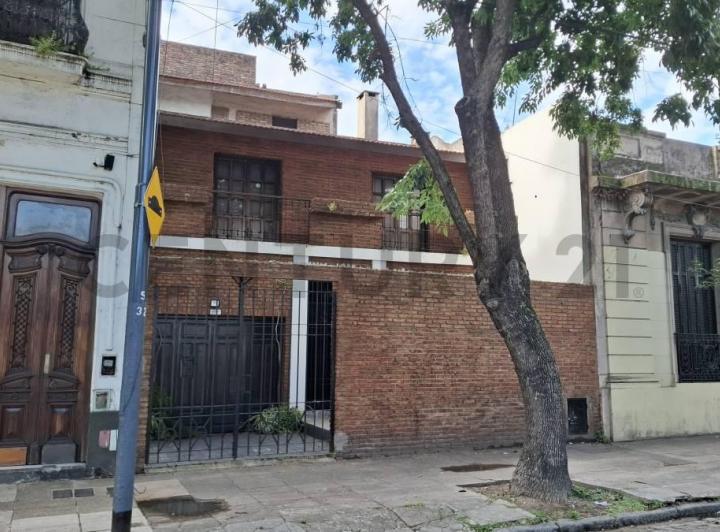 Casa · 325m²