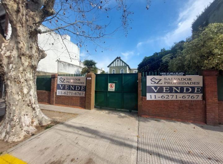Terreno · 713m²
