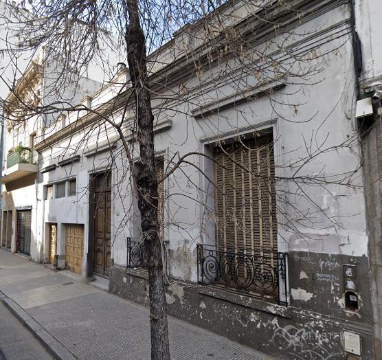 Terreno · 323m² · 7 Ambientes · 1 Cochera