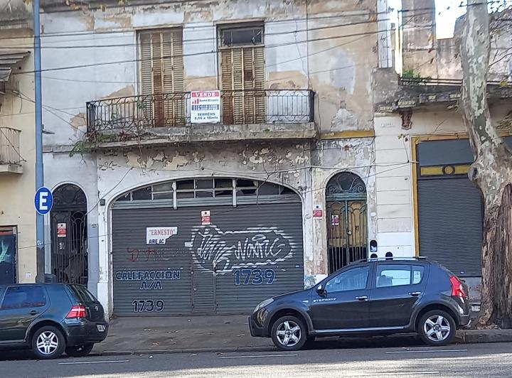 Terreno · 150m² · 7 Ambientes · 6 Cocheras