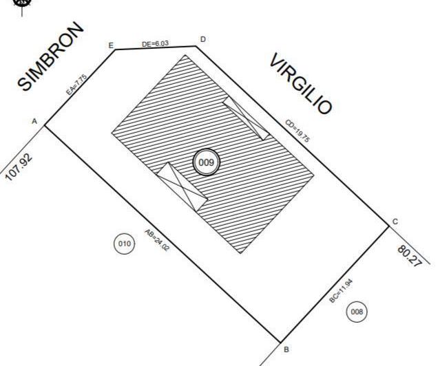 Terreno · 296m²