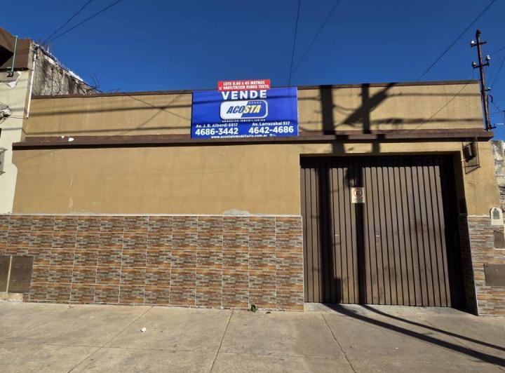 Terreno · 300m² · 3 Ambientes