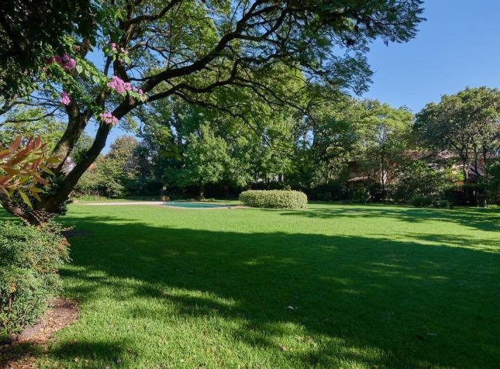 Terreno · 330m² · 4 Ambientes · 1 Cochera