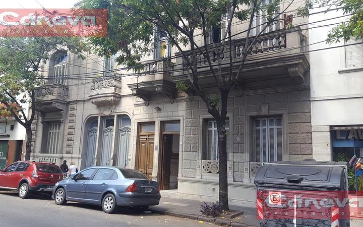 Terreno · 1585m² · 50 Ambientes