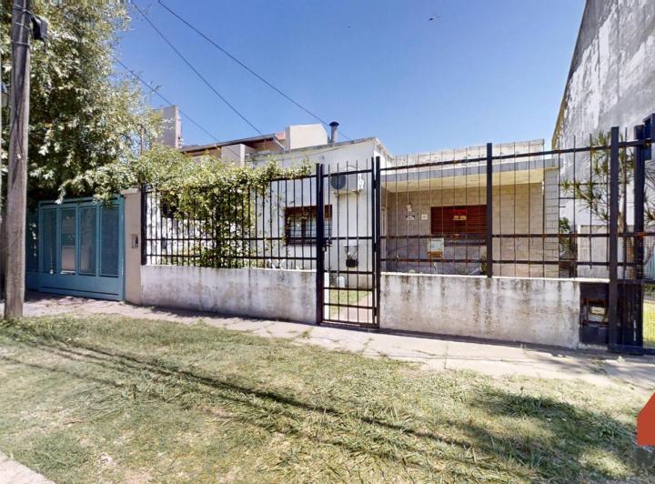 Terreno · 150m² · 4 Ambientes · 1 Cochera