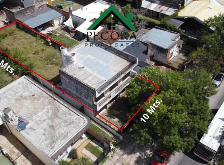 Terreno · 203m² · 5 Ambientes · 2 Cocheras