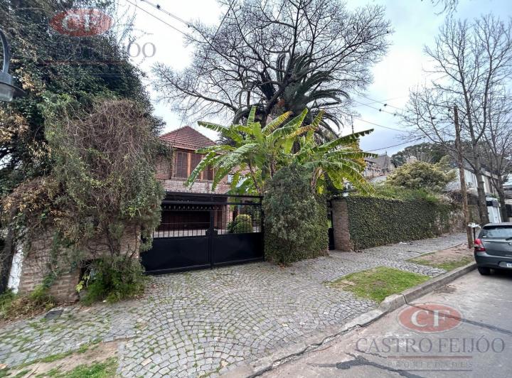 Terreno · 150m² · 5 Ambientes · 4 Cocheras