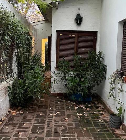 Terreno · 1732m² · 5 Ambientes · 2 Cocheras