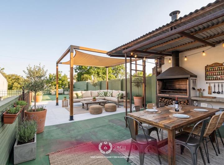 Terreno · 165m² · 6 Ambientes