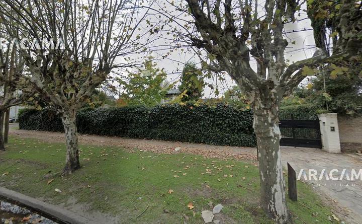 Terreno · 350m² · 6 Ambientes · 2 Cocheras