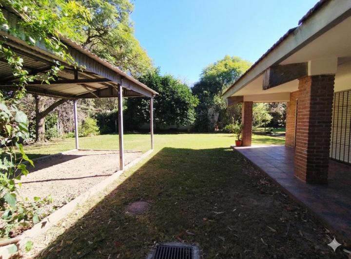 Terreno · 97m² · 4 Ambientes · 3 Cocheras