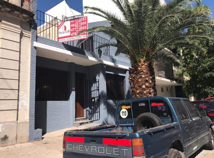 Terreno · 240m² · 8 Ambientes