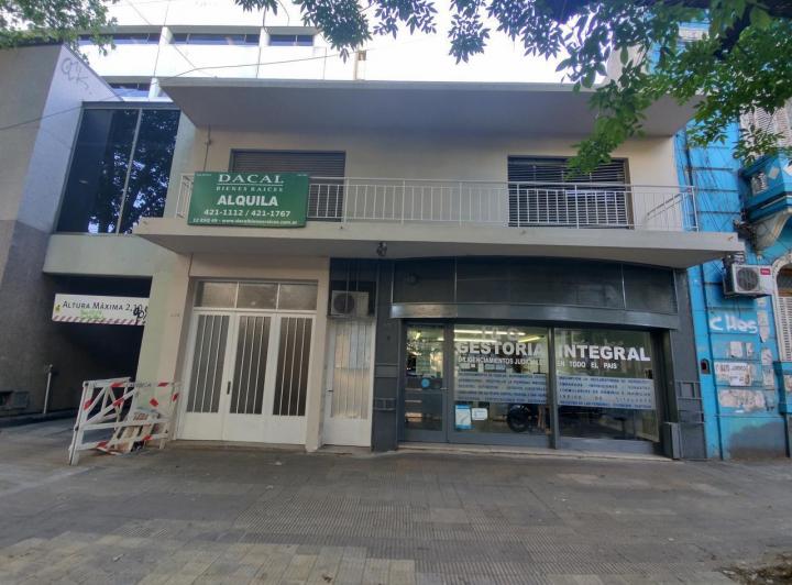 Terreno · 250m² · 8 Ambientes · 1 Cochera