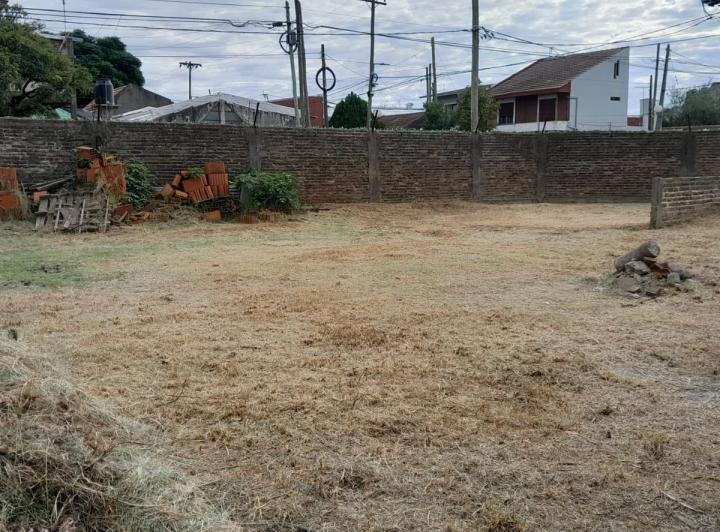 Terreno · 400m² · 4 Ambientes · 4 Cocheras