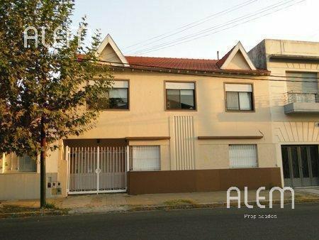 Terreno · 247m² · 7 Ambientes · 3 Cocheras