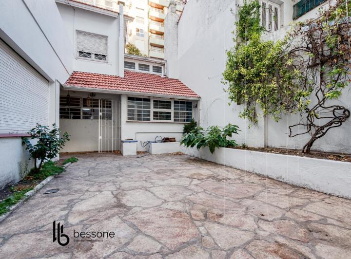 Terreno · 205m² · 6 Ambientes · 4 Cocheras